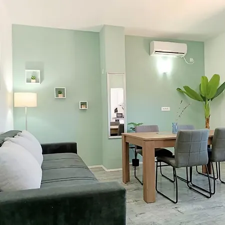 Stylish Pine Hill